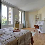 Bnbnook - Charming 1Br With Eiffel Tower View