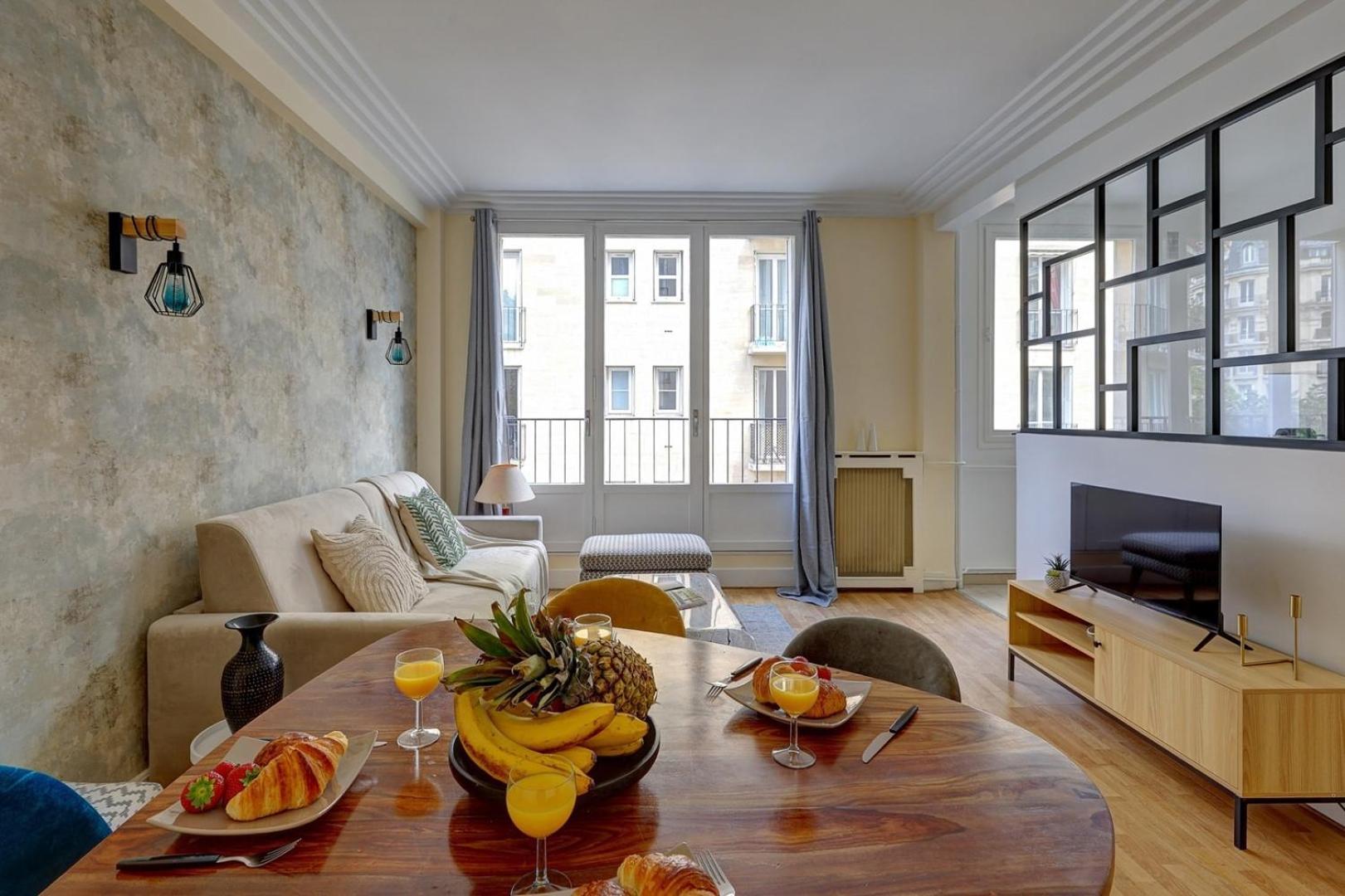 Bnbnook - Charming 1br With Eiffel Tower View *