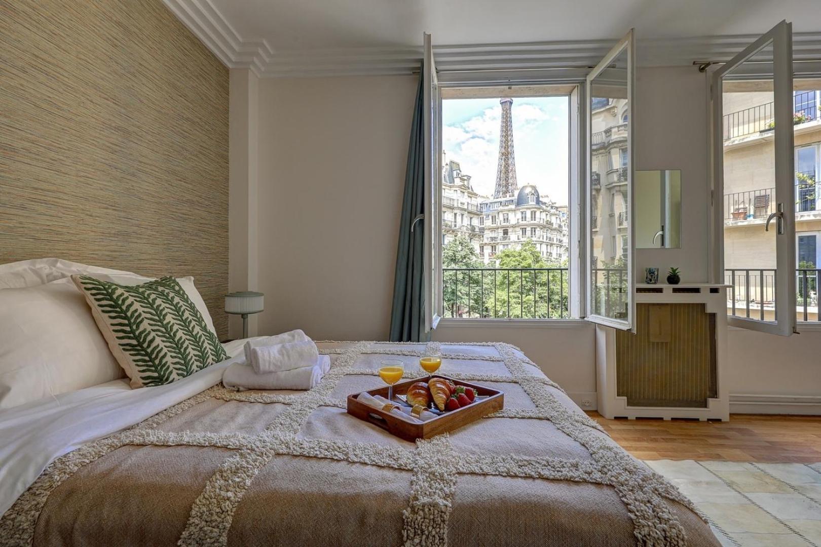 Bnbnook - Charming 1br With Eiffel Tower View * Paris